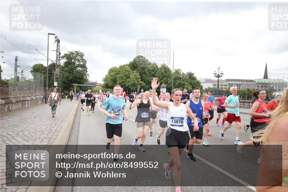 29.06.2025 - hella hamburg halbmarathon Jannik Wohlers http://msf.ph/oto/8499552 29.06.2025 10:56:44 Lombardsbrücke 1207, 2370, 2871, 3195, 3470, 3485, 3723, 3851, 4086, 4106, 4241, 4485, 4568, 4569, 4611, 4998, 5057, 5316, 5639, 6053, 6284, 6832, 6981, 7416, 7417, 7592, 7787, 7964, 8039, 8197, 8224, 8546, 8679, 8851, 9110, 9298, 9299, 9329, 9513, 9570, 9670, 10016, 10142, 10450, 10505, 11050, 11179, 11323, 11954, 12226, 12476, 12477, 12484, 12535, 12698, 12828, 12829, 12832, 12984, 13194, 13224, 13276, 13490, 13513, 13731, 13878, 13986, 14146, 14148, 14414, 15499 meine-sportfotos.de