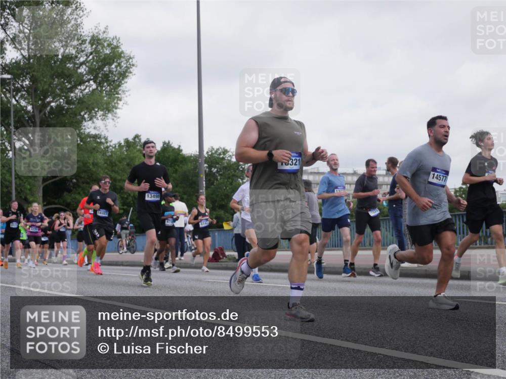 29.06.2025 - hella hamburg halbmarathon Luisa Fischer http://msf.ph/oto/8499553 29.06.2025 10:03:59 Kennedybrücke 18327, 13498, 470, 6149, 321, 11523, 14577, 1387, 2354, 2363, 3740, 4238, 4249, 4708, 5870, 6147, 6487, 6531, 6714, 6835, 7757, 8478, 8923 meine-sportfotos.de