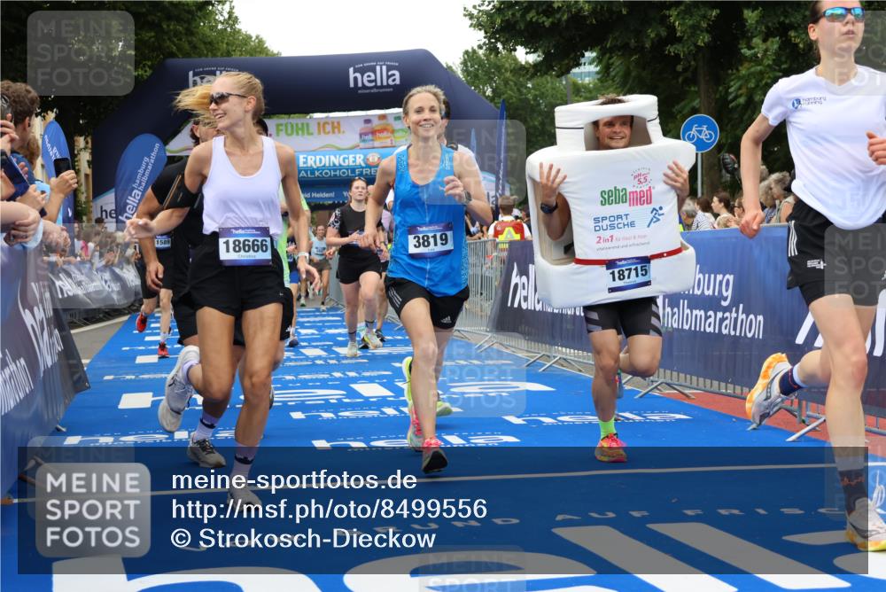 29.06.2025 - hella hamburg halbmarathon Strokosch-Dieckow http://msf.ph/oto/8499556 29.06.2025 10:53:37 Ziel 1030, 1061, 1098, 1499, 1502, 1783, 2058, 2070, 2082, 2518, 2630, 3399, 3819, 5399, 6628, 6762, 8335, 10549, 10895, 11588, 11589, 11604, 12632, 13865, 14702, 14818, 15061, 15113, 15441, 15497, 15856, 16092, 17482, 18143, 18450, 18514, 18612, 18666, 18715 meine-sportfotos.de