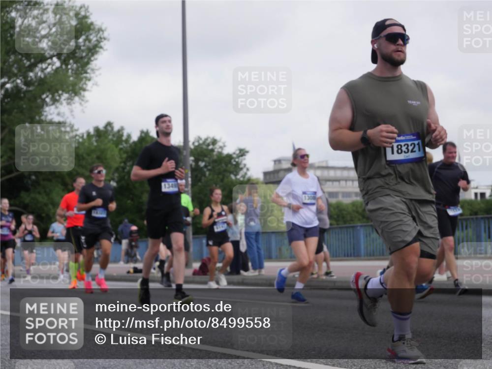 29.06.2025 - hella hamburg halbmarathon Luisa Fischer http://msf.ph/oto/8499558 29.06.2025 10:03:59 Kennedybrücke 1349, 130, 18321, 1387, 2354, 2363, 3740, 4238, 4249, 4708, 5870, 6147, 6487, 6531, 6714, 6835, 7757, 8478, 8923 meine-sportfotos.de