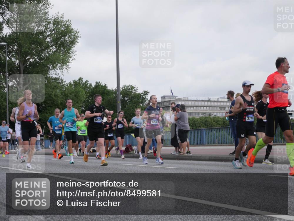 29.06.2025 - hella hamburg halbmarathon Luisa Fischer http://msf.ph/oto/8499581 29.06.2025 10:04:02 Kennedybrücke 68, 17304, 13287, 2363, 6531, 17843, 12261, 2206, 4238, 87, 3740, 1387, 2354, 2363, 3625, 3740, 4238, 4249, 4708, 5870, 6147, 6487, 6531, 6714, 6835, 7757, 7761, 8923, 10705 meine-sportfotos.de