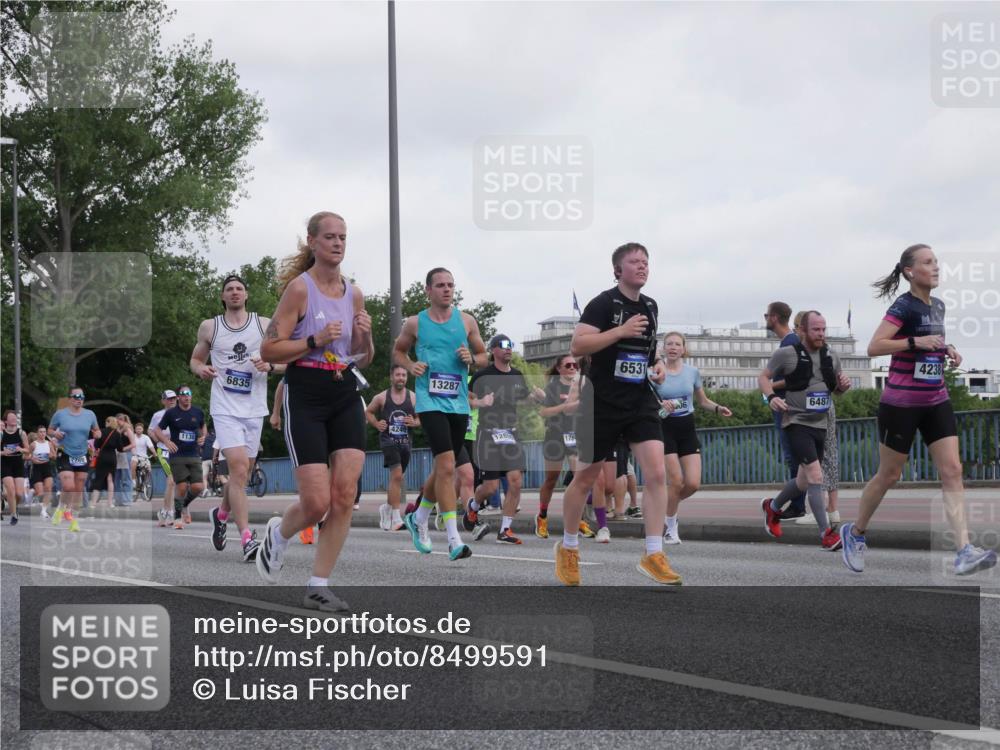 29.06.2025 - hella hamburg halbmarathon Luisa Fischer http://msf.ph/oto/8499591 29.06.2025 10:04:04 Kennedybrücke 268, 1130, 6835, 4249, 13287, 1280, 175, 6531, 6487, 4238, 1387, 1726, 2354, 2363, 3625, 3740, 4238, 4249, 4708, 5870, 6147, 6487, 6531, 6591, 6835, 7757, 7759, 7761, 8326, 8923, 10705 meine-sportfotos.de