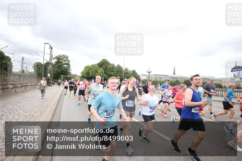 29.06.2025 - hella hamburg halbmarathon Jannik Wohlers http://msf.ph/oto/8499603 29.06.2025 10:56:44 Lombardsbrücke 1207, 2370, 2871, 3195, 3470, 3485, 3723, 3851, 4086, 4106, 4241, 4485, 4568, 4569, 4611, 4998, 5057, 5316, 5639, 6053, 6284, 6832, 6981, 7416, 7417, 7592, 7787, 7964, 8039, 8197, 8224, 8546, 8679, 8851, 9110, 9298, 9299, 9329, 9513, 9570, 9670, 10016, 10142, 10450, 10505, 11050, 11179, 11323, 11954, 12226, 12476, 12477, 12484, 12535, 12698, 12828, 12829, 12832, 12984, 13194, 13224, 13276, 13490, 13513, 13731, 13878, 13986, 14146, 14148, 14414, 15499 meine-sportfotos.de