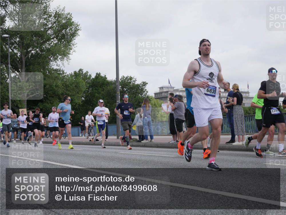 29.06.2025 - hella hamburg halbmarathon Luisa Fischer http://msf.ph/oto/8499608 29.06.2025 10:04:06 Kennedybrücke 184, 3625, 1130, 7757, 6835, 128, 1387, 1420, 1726, 2006, 2363, 3625, 3740, 4238, 4249, 6487, 6531, 6591, 6835, 7757, 7759, 7761, 8326, 8691, 8923, 10705 meine-sportfotos.de