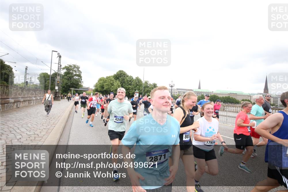 29.06.2025 - hella hamburg halbmarathon Jannik Wohlers http://msf.ph/oto/8499621 29.06.2025 10:56:45 Lombardsbrücke 1207, 2370, 2871, 3195, 3470, 3485, 3723, 3851, 4086, 4106, 4241, 4485, 4568, 4569, 4611, 4998, 5057, 5316, 5639, 6053, 6284, 6832, 6981, 7416, 7417, 7592, 7787, 7964, 8039, 8224, 8546, 8679, 8851, 8853, 9110, 9298, 9299, 9329, 9513, 9570, 9670, 10016, 10142, 10505, 11050, 11179, 11323, 11954, 12226, 12476, 12477, 12484, 12535, 12698, 12828, 12829, 12832, 12984, 13048, 13194, 13224, 13276, 13490, 13513, 13731, 13878, 13986, 14146, 14148, 14414, 15499 meine-sportfotos.de