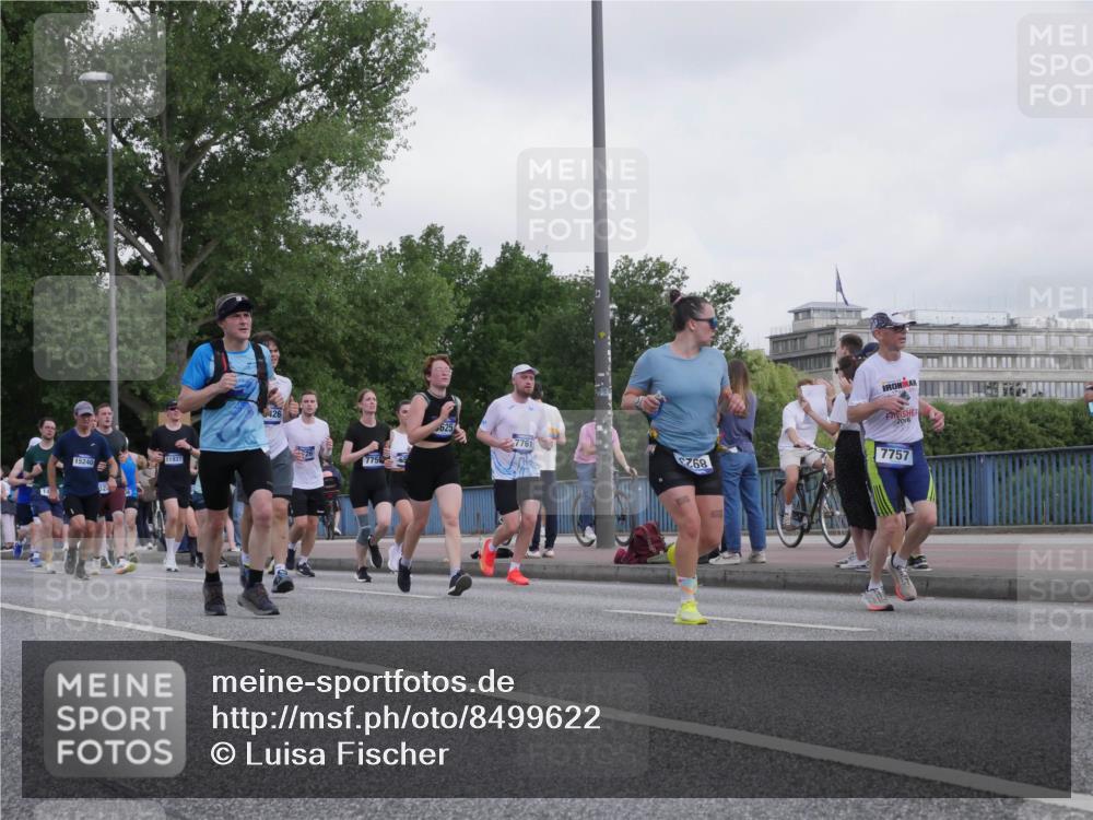 29.06.2025 - hella hamburg halbmarathon Luisa Fischer http://msf.ph/oto/8499622 29.06.2025 10:04:08 Kennedybrücke 7761, 7759, 11937, 15240, 2016, 768, 7757, 1387, 1420, 1726, 2006, 2363, 3625, 4068, 4249, 6487, 6531, 6591, 6835, 7757, 7759, 7761, 8326, 8691, 8923, 9124, 9932, 10383, 10705 meine-sportfotos.de