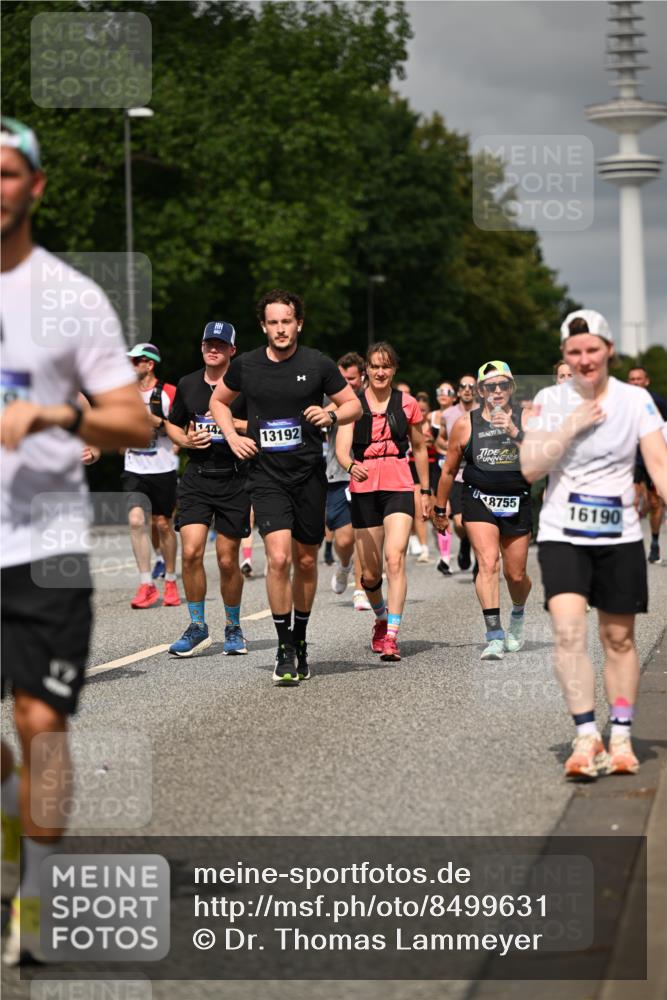 29.06.2025 - hella hamburg halbmarathon Dr. Thomas Lammeyer http://msf.ph/oto/8499631 29.06.2025 10:24:15 Kennedybrücke 1110, 1115, 1145, 2357, 3278, 3678, 4539, 4585, 4614, 4737, 4739, 5035, 5123, 5251, 5556, 5659, 5834, 5849, 5878, 6444, 6796, 6797, 6872, 6874, 7137, 7519, 7647, 7739, 7744, 7808, 7917, 8387, 8462, 9136, 9196, 9735, 10414, 10550, 10622, 11028, 11036, 11434 meine-sportfotos.de