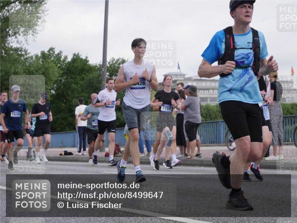 29.06.2025 - hella hamburg halbmarathon Luisa Fischer http://msf.ph/oto/8499647 29.06.2025 10:04:10 Kennedybrücke 15240, 11937, 165, 26, 426, 7759, 1387, 1420, 1726, 2006, 2363, 3625, 4068, 4249, 6591, 6924, 7757, 7759, 7761, 8326, 8691, 8923, 9124, 9932, 10383, 10705 meine-sportfotos.de