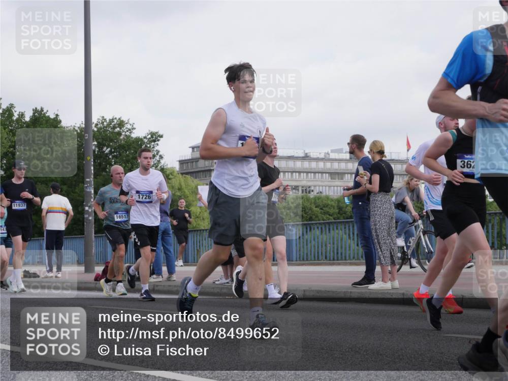 29.06.2025 - hella hamburg halbmarathon Luisa Fischer http://msf.ph/oto/8499652 29.06.2025 10:04:11 Kennedybrücke 143, 11937, 16517, 1726, 775, 362, 1420, 1726, 2006, 2936, 3625, 4068, 4249, 6591, 6924, 7757, 7759, 7761, 8326, 8691, 8923, 9124, 9932, 10383, 10705 meine-sportfotos.de