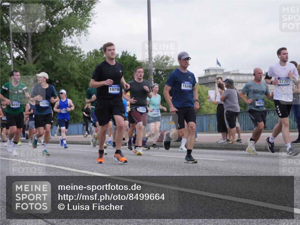 29.06.2025 - hella hamburg halbmarathon Luisa Fischer http://msf.ph/oto/8499664 29.06.2025 10:04:12 Kennedybrücke 8691, 18290, 406, 18796, 8326, 14306, 15240, 1726, 16517, 1420, 1726, 2006, 2936, 3625, 4068, 4319, 6591, 6924, 7757, 7759, 7761, 8046, 8326, 8691, 8923, 9124, 9932, 10383, 10705 meine-sportfotos.de
