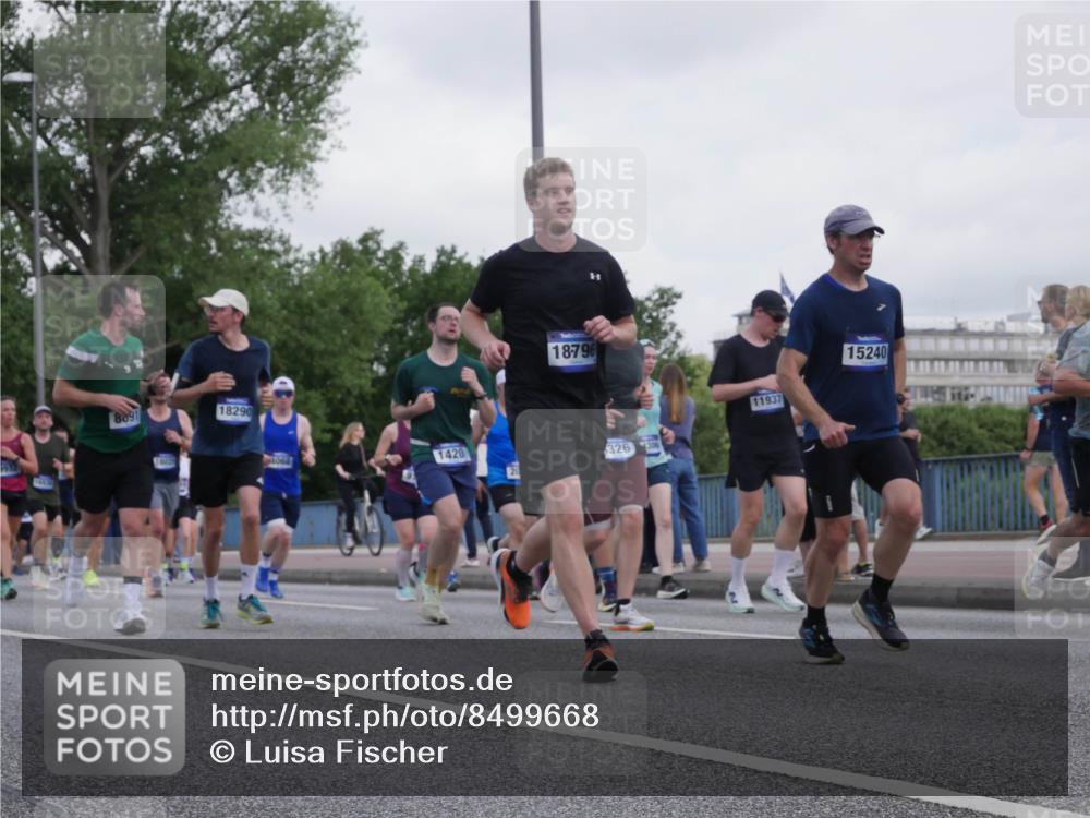29.06.2025 - hella hamburg halbmarathon Luisa Fischer http://msf.ph/oto/8499668 29.06.2025 10:04:13 Kennedybrücke 8097, 18290, 4063, 18796, 1420, 326, 11937, 15240, 1420, 1726, 2006, 2936, 3625, 4068, 4319, 6591, 6924, 7759, 7761, 8046, 8326, 8691, 9124, 9932, 10383, 10705 meine-sportfotos.de