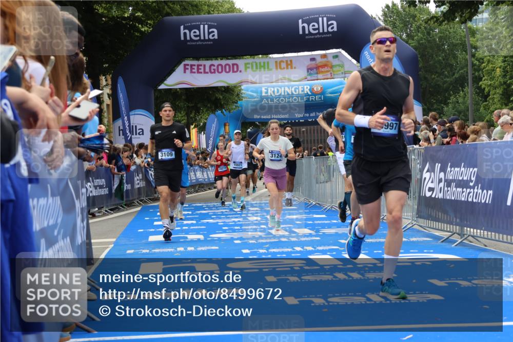 29.06.2025 - hella hamburg halbmarathon Strokosch-Dieckow http://msf.ph/oto/8499672 29.06.2025 10:43:16 Ziel 1675, 2653, 3109, 3124, 3146, 7026, 7093, 10099, 10251, 11177, 13348, 15706, 15921, 16314, 16720, 16997, 18274, 18304, 18987, 19009 meine-sportfotos.de