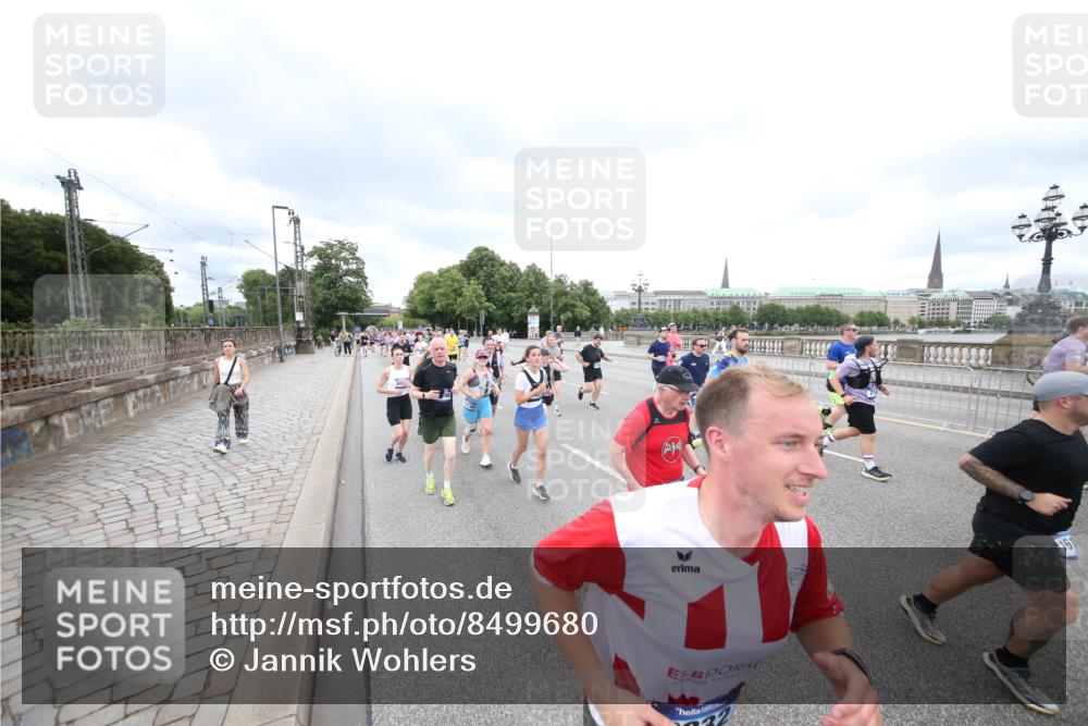 29.06.2025 - hella hamburg halbmarathon Jannik Wohlers http://msf.ph/oto/8499680 29.06.2025 10:56:47 Lombardsbrücke 2041, 2370, 2871, 3195, 3470, 3485, 3723, 3851, 4086, 4106, 4241, 4485, 4568, 4569, 4611, 4998, 5057, 5316, 5639, 6053, 6832, 6981, 7592, 7787, 7964, 8039, 8224, 8546, 8552, 8679, 8851, 8853, 9110, 9298, 9299, 9329, 9430, 9513, 9570, 9670, 10142, 10505, 10913, 10914, 11050, 11179, 11323, 11954, 12226, 12476, 12477, 12484, 12535, 12698, 12829, 12832, 12984, 13048, 13194, 13224, 13438, 13490, 13513, 13731, 13878, 13986, 14146, 14148, 14366, 14414, 14862, 15499 meine-sportfotos.de