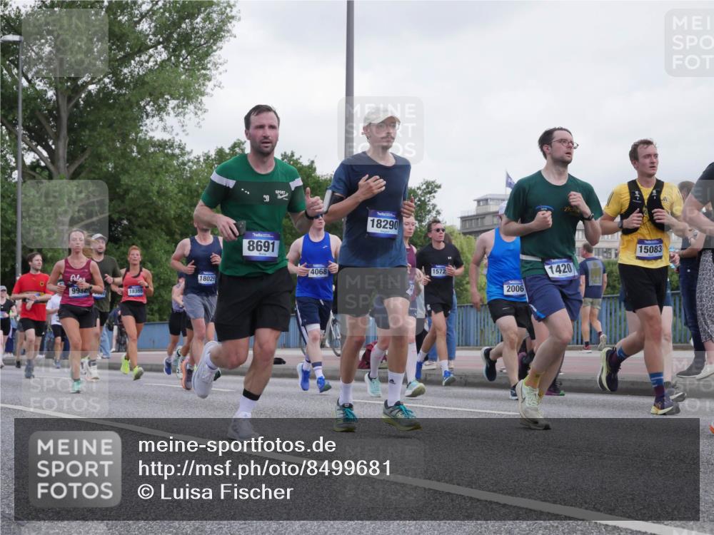 29.06.2025 - hella hamburg halbmarathon Luisa Fischer http://msf.ph/oto/8499681 29.06.2025 10:04:14 Kennedybrücke 9934, 18355, 18029, 20, 8691, 4068, 18290, 1572, 2006, 1420, 15083, 1420, 1726, 2006, 2936, 3625, 4068, 4319, 6591, 6924, 7759, 7761, 8046, 8326, 8691, 9124, 9932, 10383 meine-sportfotos.de