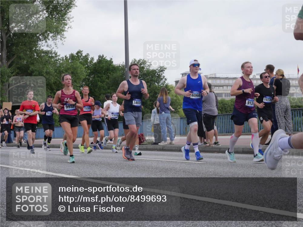 29.06.2025 - hella hamburg halbmarathon Luisa Fischer http://msf.ph/oto/8499693 29.06.2025 10:04:16 Kennedybrücke 24, 2936, 9932, 18355, 13516, 18029, 4068, 9124, 15726, 1420, 1526, 1726, 2006, 2091, 2936, 4068, 4319, 4370, 6591, 6924, 7287, 7658, 7759, 8046, 8326, 8691, 9124, 9932, 10383 meine-sportfotos.de