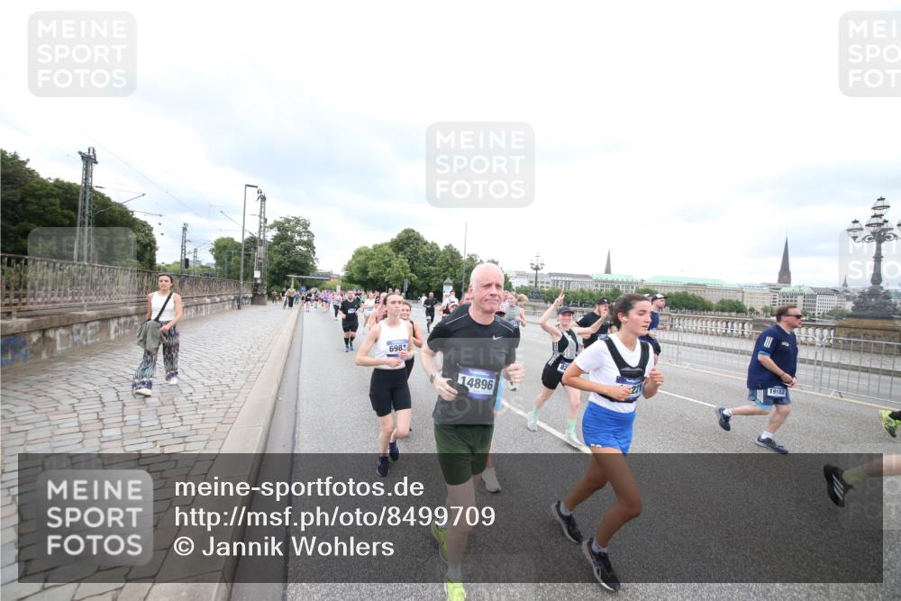 29.06.2025 - hella hamburg halbmarathon Jannik Wohlers http://msf.ph/oto/8499709 29.06.2025 10:56:48 Lombardsbrücke 2041, 2370, 2871, 3195, 3470, 3485, 3723, 3851, 4086, 4106, 4241, 4485, 4568, 4569, 4611, 4998, 5057, 5316, 5639, 6053, 6832, 6981, 7592, 7787, 7964, 8039, 8224, 8546, 8552, 8679, 8851, 8853, 9110, 9298, 9299, 9329, 9430, 9513, 9570, 9670, 9824, 10142, 10505, 10913, 10914, 11050, 11179, 11323, 11954, 12226, 12476, 12477, 12484, 12535, 12698, 12829, 12832, 12984, 13048, 13194, 13224, 13438, 13490, 13513, 13731, 13878, 13986, 14146, 14148, 14366, 14414, 14862, 15499 meine-sportfotos.de