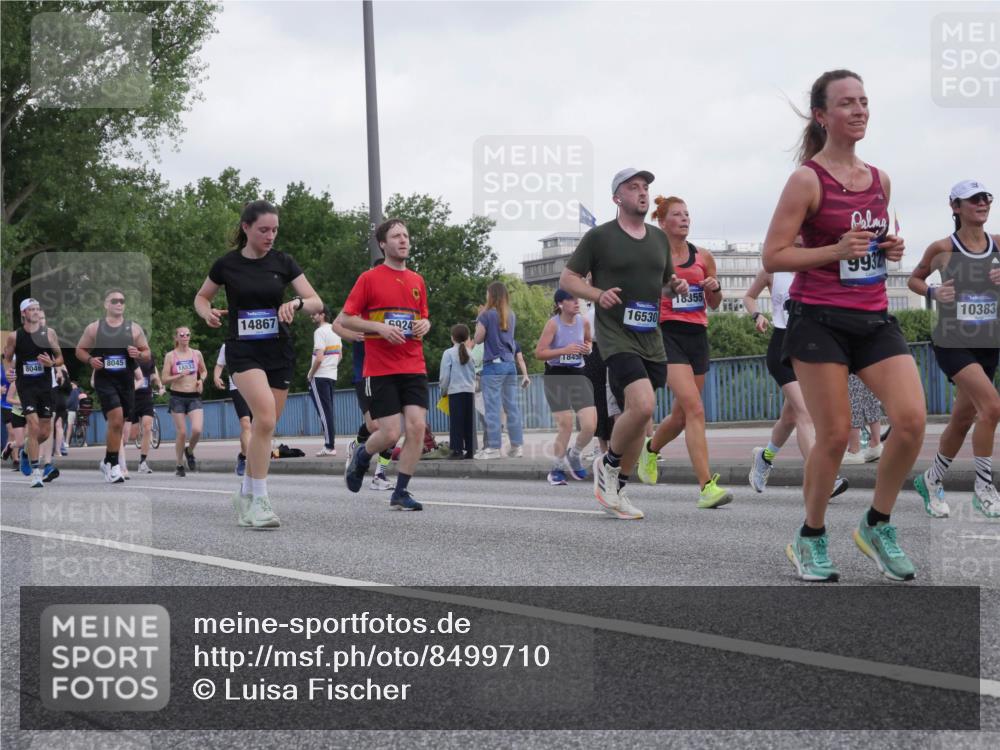 29.06.2025 - hella hamburg halbmarathon Luisa Fischer http://msf.ph/oto/8499710 29.06.2025 10:04:18 Kennedybrücke 8046, 8045, 18833, 14867, 6924, 18457, 9932, 18355, 16530, 10383, 1420, 1526, 2006, 2091, 2936, 3425, 4068, 4319, 4370, 6924, 7287, 7658, 8046, 8691, 9124, 9932, 10383, 10576 meine-sportfotos.de