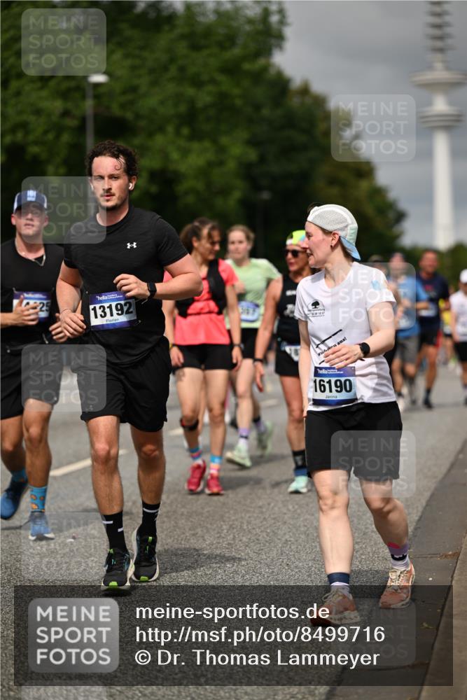 29.06.2025 - hella hamburg halbmarathon Dr. Thomas Lammeyer http://msf.ph/oto/8499716 29.06.2025 10:24:17 Kennedybrücke 1110, 1115, 1145, 2357, 3278, 3678, 4539, 4585, 4614, 4737, 4739, 5123, 5251, 5556, 5659, 5834, 5849, 6444, 6797, 6872, 6874, 7137, 7519, 7647, 7739, 7744, 7808, 7917, 8387, 8462, 9136, 9196, 9735, 10414, 10550, 10622, 11028, 11036, 11434 meine-sportfotos.de