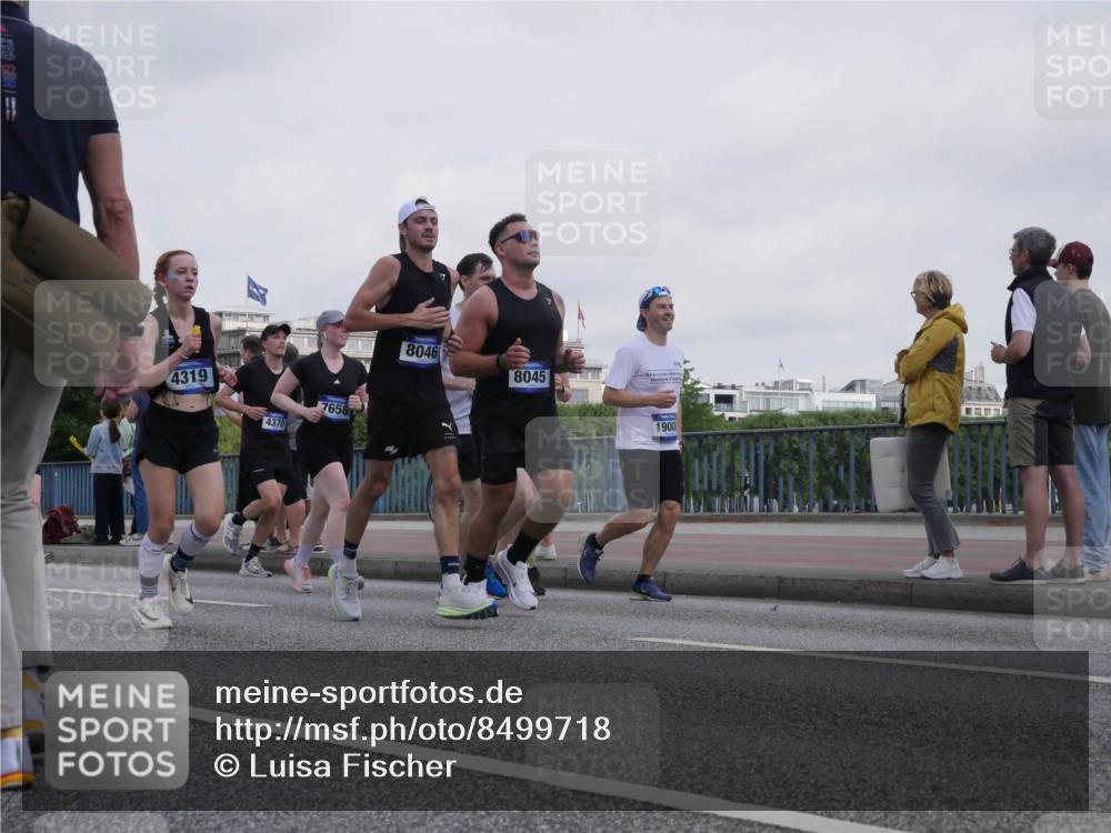 29.06.2025 - hella hamburg halbmarathon Luisa Fischer http://msf.ph/oto/8499718 29.06.2025 10:04:22 Kennedybrücke 4319, 4370, 7658, 8046, 8045, 1900, 1526, 2091, 2490, 2936, 3425, 4319, 4370, 5675, 6087, 6924, 7287, 7658, 8030, 8046, 10576 meine-sportfotos.de