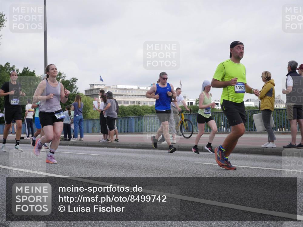 29.06.2025 - hella hamburg halbmarathon Luisa Fischer http://msf.ph/oto/8499742 29.06.2025 10:04:25 Kennedybrücke 7287, 1526, 2091, 11527, 1526, 2091, 2490, 3425, 3976, 4319, 4370, 5675, 6087, 6281, 6302, 7287, 7658, 8030, 8046, 8392, 8822, 10576 meine-sportfotos.de