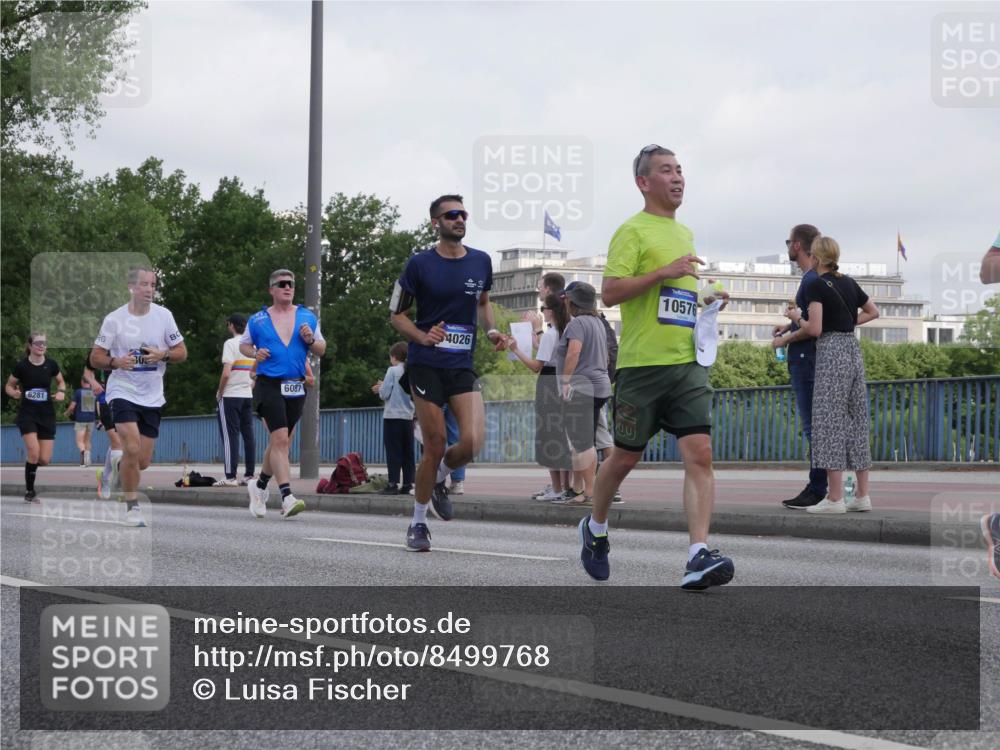 29.06.2025 - hella hamburg halbmarathon Luisa Fischer http://msf.ph/oto/8499768 29.06.2025 10:04:27 Kennedybrücke 6281, 6087, 4026, 10576, 1526, 2091, 2167, 2490, 3425, 3663, 3976, 4370, 5675, 6087, 6281, 6302, 7287, 7658, 8030, 8392, 8822, 10281, 10301, 10576 meine-sportfotos.de