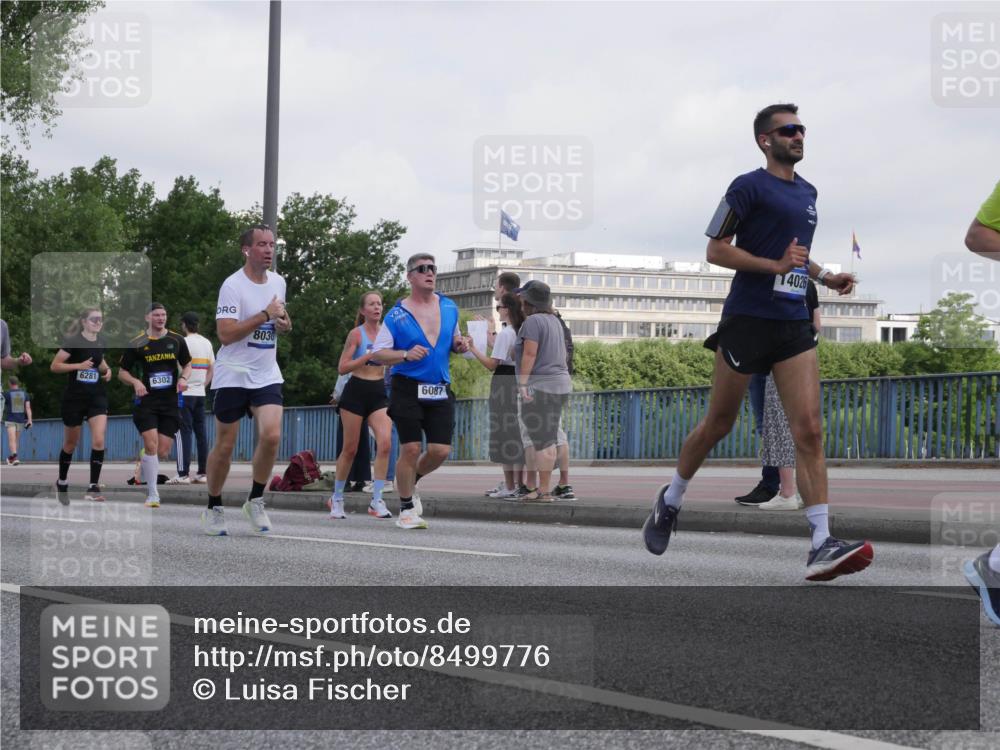 29.06.2025 - hella hamburg halbmarathon Luisa Fischer http://msf.ph/oto/8499776 29.06.2025 10:04:28 Kennedybrücke 6281, 6302, 8030, 6087, 4026, 1526, 2091, 2167, 2490, 3425, 3663, 3976, 4370, 5675, 6087, 6281, 6302, 7287, 7658, 8030, 8392, 8822, 10281, 10301, 10576 meine-sportfotos.de