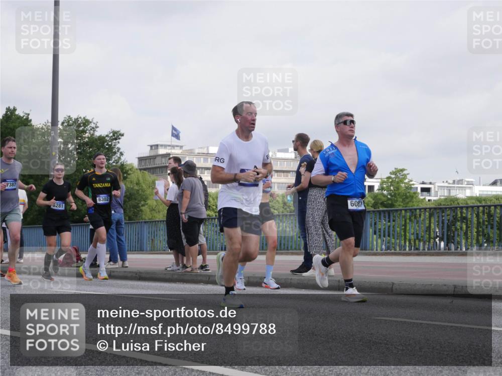 29.06.2025 - hella hamburg halbmarathon Luisa Fischer http://msf.ph/oto/8499788 29.06.2025 10:04:30 Kennedybrücke 7387, 281, 6302, 6087, 2167, 2490, 3425, 3663, 3976, 5675, 6087, 6281, 6302, 8030, 8392, 8822, 10281, 10301, 10576 meine-sportfotos.de