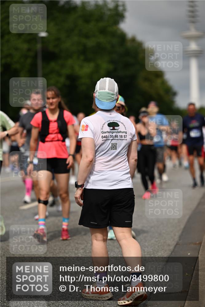 29.06.2025 - hella hamburg halbmarathon Dr. Thomas Lammeyer http://msf.ph/oto/8499800 29.06.2025 10:24:19 Kennedybrücke 1110, 1115, 1145, 1534, 2357, 3278, 3678, 4539, 4585, 4614, 4737, 4739, 5123, 5556, 5659, 5834, 5849, 5937, 6444, 6874, 7101, 7137, 7519, 7739, 7744, 7808, 7917, 8387, 8462, 8588, 9136, 9196, 9735, 10414, 10550, 10595, 10622, 11028, 11036, 11434 meine-sportfotos.de