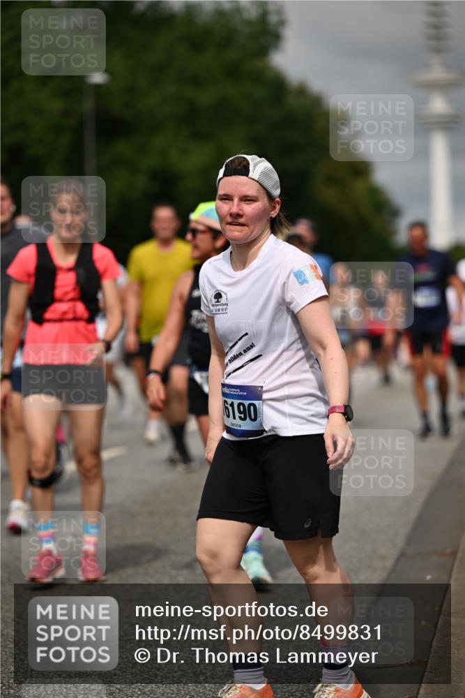 29.06.2025 - hella hamburg halbmarathon Dr. Thomas Lammeyer http://msf.ph/oto/8499831 29.06.2025 10:24:20 Kennedybrücke 1046, 1069, 1110, 1115, 1145, 1534, 2357, 3278, 3678, 4539, 4585, 4614, 4737, 4739, 5123, 5556, 5659, 5831, 5834, 5849, 5937, 6444, 7101, 7137, 7519, 7739, 7744, 7808, 7917, 8387, 8462, 8588, 9136, 9196, 9735, 10414, 10550, 10595, 10622, 11028, 11036, 11434 meine-sportfotos.de