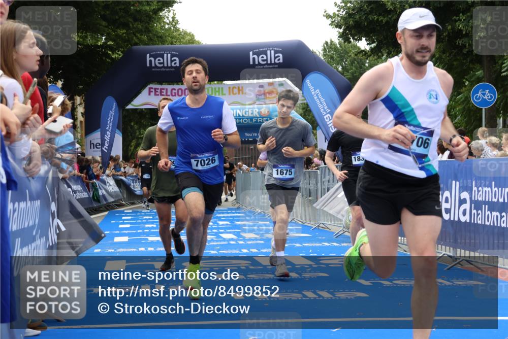 29.06.2025 - hella hamburg halbmarathon Strokosch-Dieckow http://msf.ph/oto/8499852 29.06.2025 10:43:12 Ziel 1675, 3109, 3124, 3146, 4229, 6721, 7026, 7093, 7451, 9833, 10099, 10251, 11177, 12153, 15255, 15706, 16314, 16997, 17177, 18304 meine-sportfotos.de
