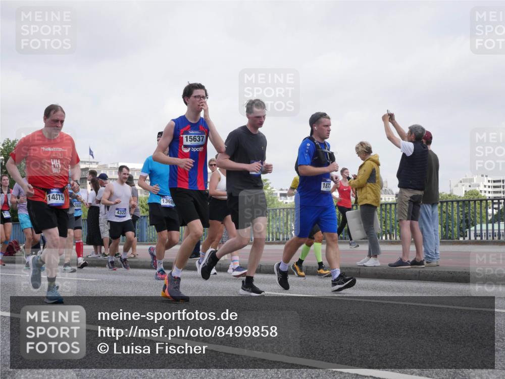 29.06.2025 - hella hamburg halbmarathon Luisa Fischer http://msf.ph/oto/8499858 29.06.2025 10:04:39 Kennedybrücke 178, 14375, 2806, 4322, 1369, 15637, 187, 1653, 1722, 1724, 2167, 2806, 2957, 3663, 4322, 0000, 6921, 7846, 8191, 8578, 8632, 8926, 10074, 10281, 10301 meine-sportfotos.de