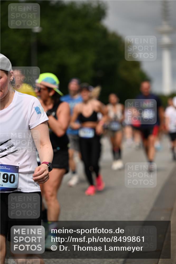 29.06.2025 - hella hamburg halbmarathon Dr. Thomas Lammeyer http://msf.ph/oto/8499861 29.06.2025 10:24:22 Kennedybrücke 1046, 1069, 1110, 1115, 1474, 1534, 2357, 3278, 3678, 3733, 4422, 4539, 4585, 4614, 4737, 4739, 5123, 5659, 5831, 5834, 5849, 5937, 6444, 7101, 7519, 7739, 7744, 7808, 7917, 8387, 8462, 8588, 9136, 9196, 9735, 10414, 10550, 10595, 10622, 11028, 11434 meine-sportfotos.de