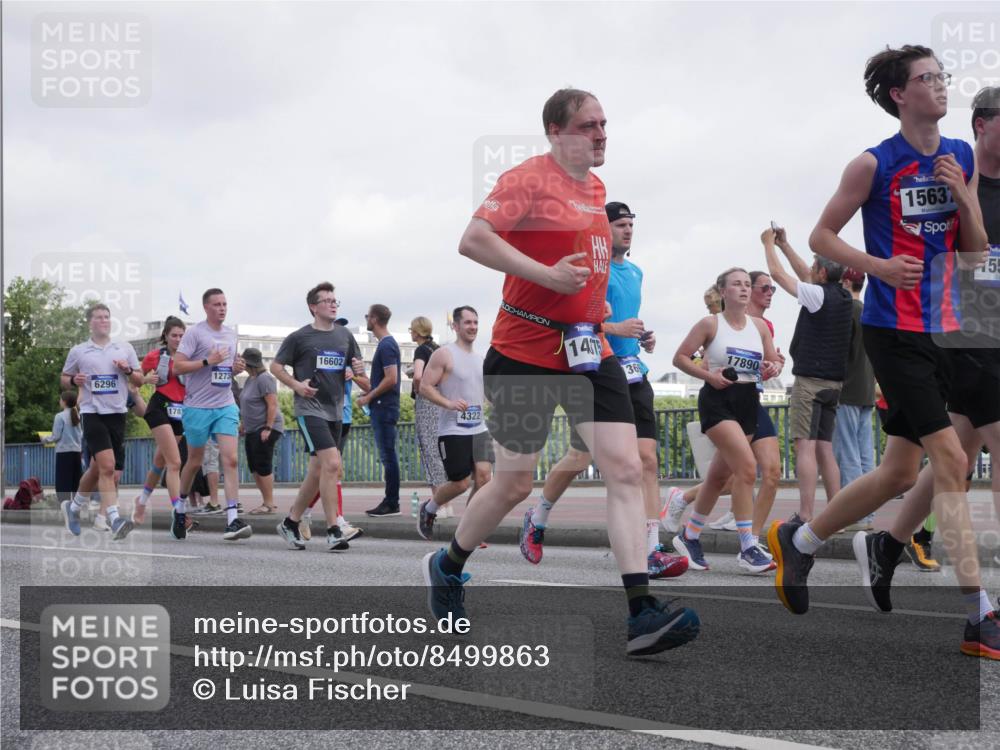 29.06.2025 - hella hamburg halbmarathon Luisa Fischer http://msf.ph/oto/8499863 29.06.2025 10:04:40 Kennedybrücke 0000, 178, 1273, 16602, 4322, 147, 36, 17890, 15637, 55, 1653, 1722, 1724, 2806, 2957, 3663, 4322, 0000, 6921, 7846, 8191, 8578, 8632, 8926, 10074 meine-sportfotos.de