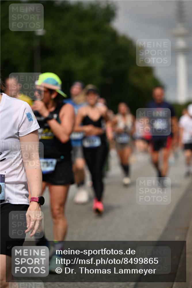 29.06.2025 - hella hamburg halbmarathon Dr. Thomas Lammeyer http://msf.ph/oto/8499865 29.06.2025 10:24:22 Kennedybrücke 1046, 1069, 1110, 1115, 1474, 1534, 2357, 3278, 3678, 3733, 4422, 4539, 4585, 4614, 4737, 4739, 5123, 5659, 5831, 5834, 5849, 5937, 6444, 7101, 7519, 7739, 7744, 7808, 7917, 8387, 8462, 8588, 9136, 9196, 9735, 10414, 10550, 10595, 10622, 11028, 11434 meine-sportfotos.de