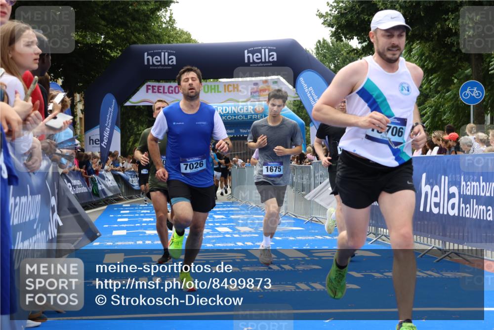 29.06.2025 - hella hamburg halbmarathon Strokosch-Dieckow http://msf.ph/oto/8499873 29.06.2025 10:43:12 Ziel 1675, 3109, 3124, 3146, 4229, 6721, 7026, 7093, 7451, 9833, 10099, 10251, 11177, 12153, 15255, 15706, 16314, 16997, 17177, 18304 meine-sportfotos.de