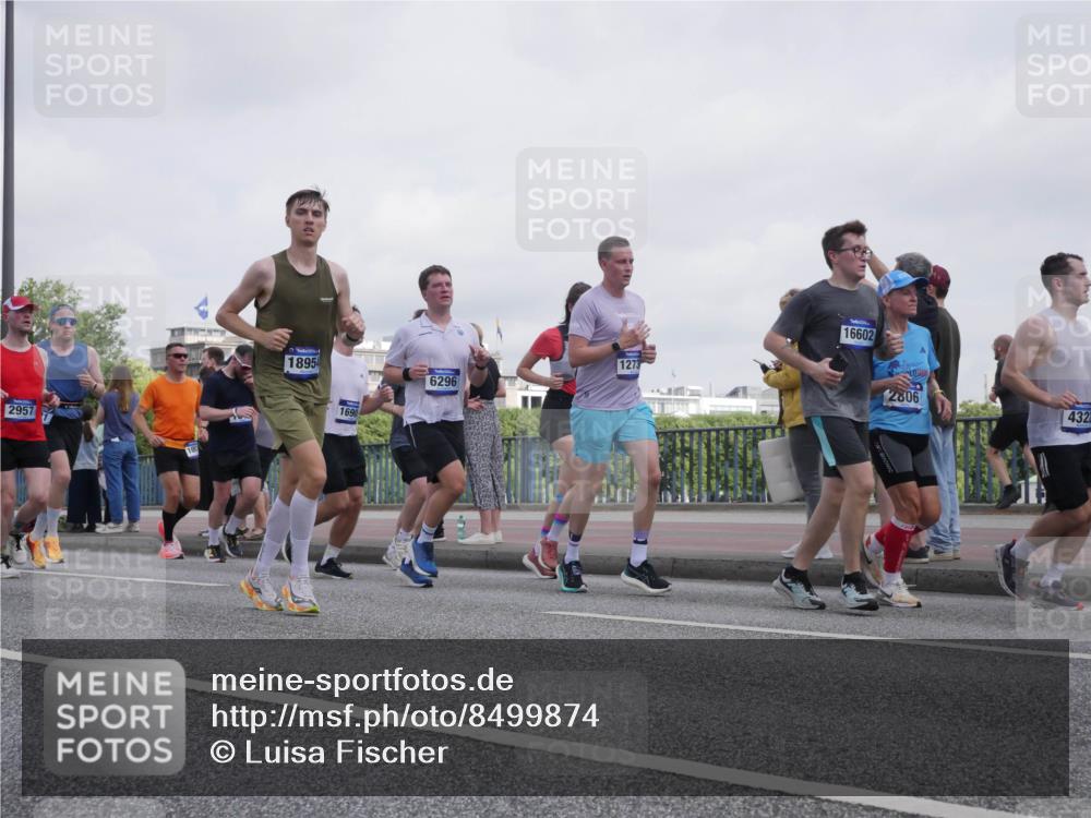 29.06.2025 - hella hamburg halbmarathon Luisa Fischer http://msf.ph/oto/8499874 29.06.2025 10:04:41 Kennedybrücke 2957, 18954, 1690, 1273, 0000, 16602, 2806, 4322, 1653, 1722, 1724, 2806, 2957, 4322, 5603, 0000, 6921, 7846, 8191, 8578, 8632, 8926, 10074 meine-sportfotos.de