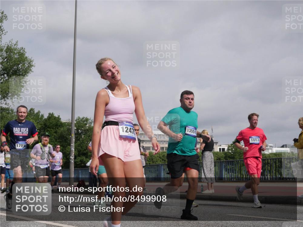 29.06.2025 - hella hamburg halbmarathon Luisa Fischer http://msf.ph/oto/8499908 29.06.2025 10:04:46 Kennedybrücke 17017, 18717, 2591, 1247, 13551, 1653, 1464, 1653, 1722, 1724, 2591, 2957, 3039, 5547, 5602, 5603, 0000, 6438, 6921, 7189, 7223, 7846, 8191, 8578, 8632, 8926, 9230, 10074 meine-sportfotos.de