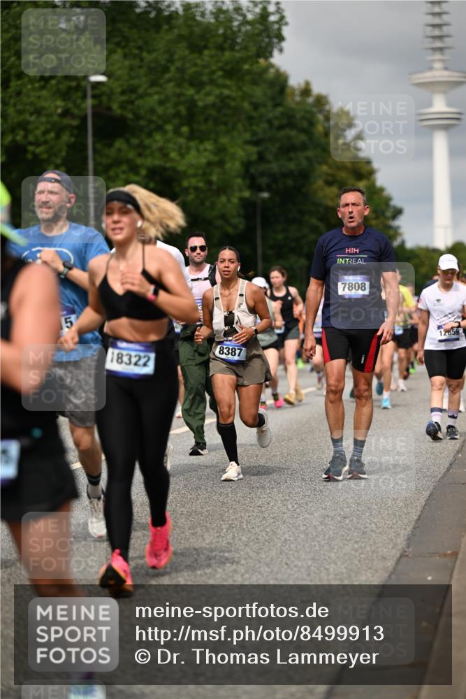29.06.2025 - hella hamburg halbmarathon Dr. Thomas Lammeyer http://msf.ph/oto/8499913 29.06.2025 10:24:23 Kennedybrücke 1046, 1069, 1110, 1115, 1154, 1474, 1534, 2357, 3278, 3678, 3733, 4422, 4539, 4585, 4614, 4737, 4739, 5123, 5659, 5831, 5849, 5937, 6444, 7101, 7519, 7739, 7744, 7808, 7917, 8387, 8462, 8588, 9136, 9196, 9735, 10414, 10550, 10595, 10622, 11028, 11434 meine-sportfotos.de