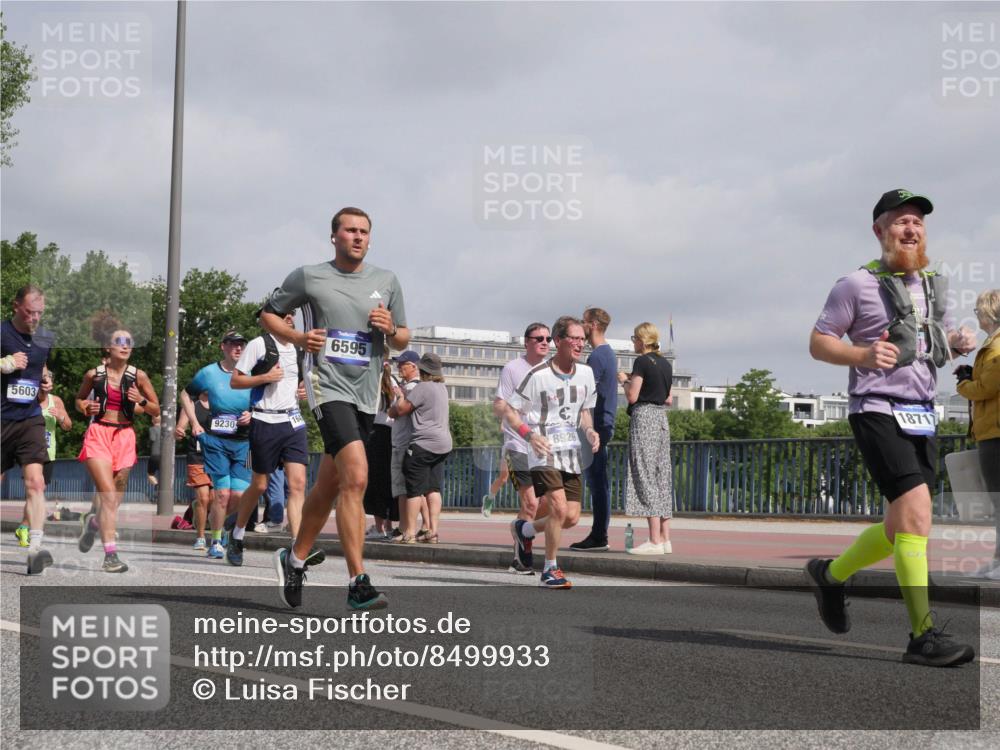29.06.2025 - hella hamburg halbmarathon Luisa Fischer http://msf.ph/oto/8499933 29.06.2025 10:04:49 Kennedybrücke 5603, 9230, 6595, 8926, 18717, 1464, 1653, 1722, 1724, 2591, 3039, 3199, 5547, 5602, 5603, 6327, 6438, 7189, 7223, 8191, 8926, 9230, 10882 meine-sportfotos.de