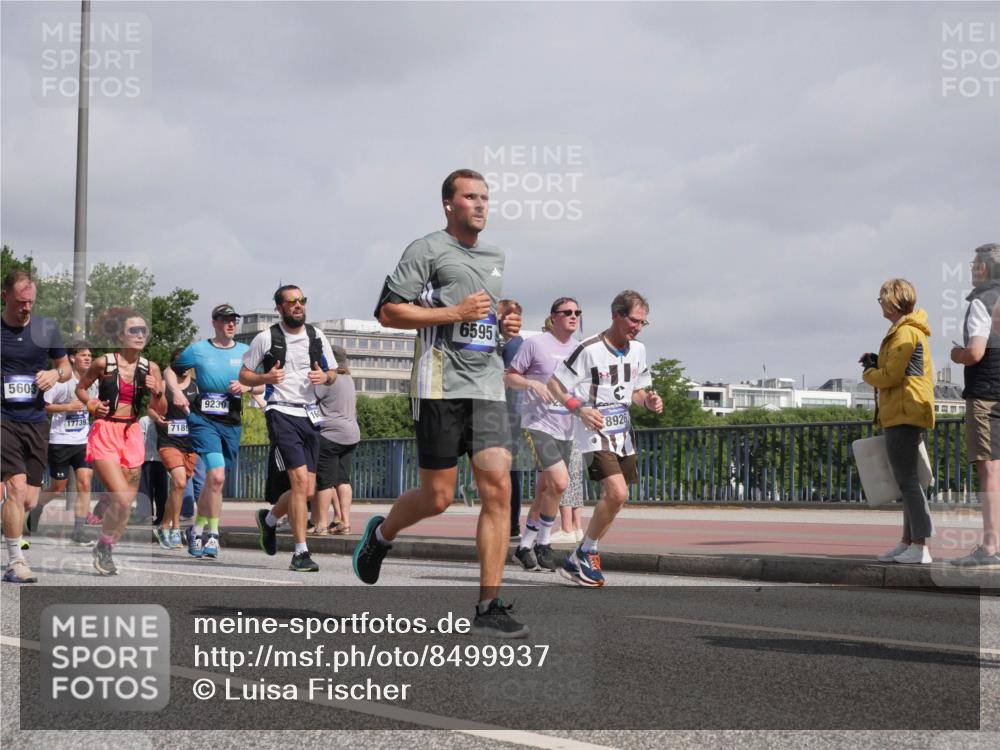 29.06.2025 - hella hamburg halbmarathon Luisa Fischer http://msf.ph/oto/8499937 29.06.2025 10:04:49 Kennedybrücke 5603, 17739, 7189, 9230, 6595, 8926, 1464, 1653, 1722, 1724, 2591, 3039, 3199, 5547, 5602, 5603, 6327, 6438, 7189, 7223, 8191, 8926, 9230, 10882 meine-sportfotos.de