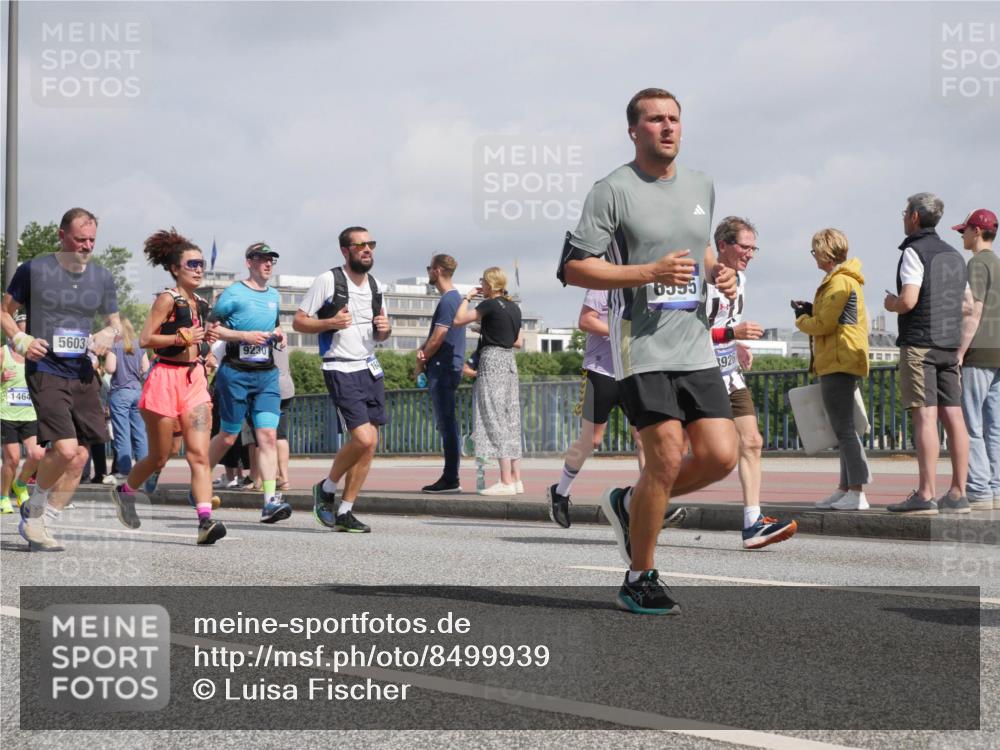 29.06.2025 - hella hamburg halbmarathon Luisa Fischer http://msf.ph/oto/8499939 29.06.2025 10:04:50 Kennedybrücke 1464, 5603, 9230, 164, 6995, 3926, 1464, 1722, 1724, 1881, 2591, 3039, 3199, 5547, 5602, 5603, 6327, 6438, 7189, 7223, 8191, 8926, 9230, 10882 meine-sportfotos.de