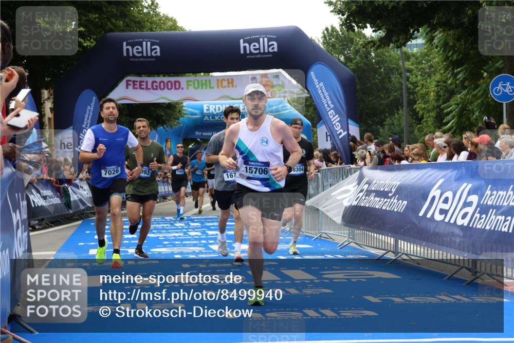 29.06.2025 - hella hamburg halbmarathon Strokosch-Dieckow http://msf.ph/oto/8499940 29.06.2025 10:43:11 Ziel 1675, 3109, 3124, 4229, 6721, 7026, 7093, 7451, 9833, 10099, 10251, 11177, 12153, 12776, 12839, 15255, 15706, 16314, 16997, 17177, 18304 meine-sportfotos.de