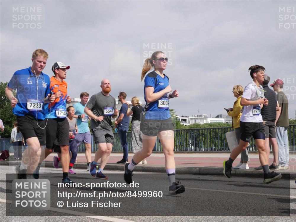 29.06.2025 - hella hamburg halbmarathon Luisa Fischer http://msf.ph/oto/8499960 29.06.2025 10:04:53 Kennedybrücke 21, 7223, 5547, 17136, 12736, 3039, 17739, 1329, 1464, 1881, 2591, 3039, 3199, 4649, 5547, 5602, 5603, 6327, 6438, 7189, 7223, 9230, 10882 meine-sportfotos.de