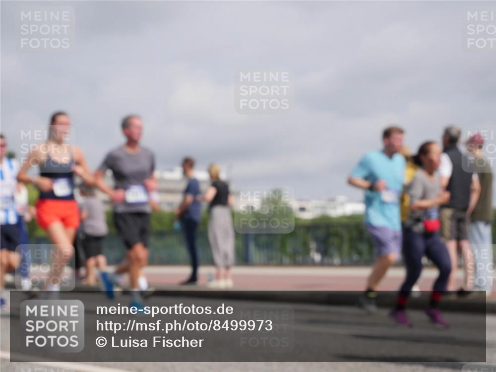 29.06.2025 - hella hamburg halbmarathon Luisa Fischer http://msf.ph/oto/8499973 29.06.2025 10:04:55 Kennedybrücke 1329, 1464, 1881, 2591, 3039, 3199, 4649, 5547, 5602, 6327, 6438, 7189, 7223, 9230, 10882 meine-sportfotos.de