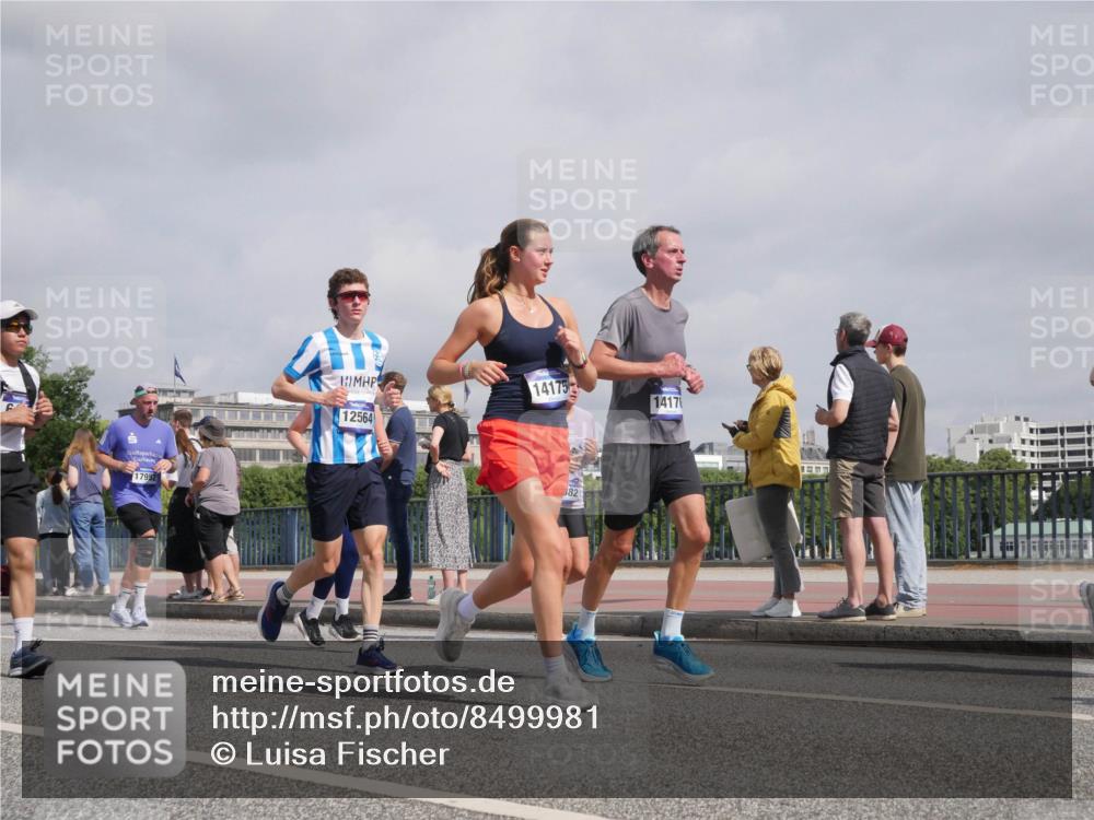 29.06.2025 - hella hamburg halbmarathon Luisa Fischer http://msf.ph/oto/8499981 29.06.2025 10:04:56 Kennedybrücke 17952, 14175, 1417, 12564, 882, 1184, 1329, 1881, 1940, 3199, 4649, 5547, 6327, 6438, 9741, 10882 meine-sportfotos.de