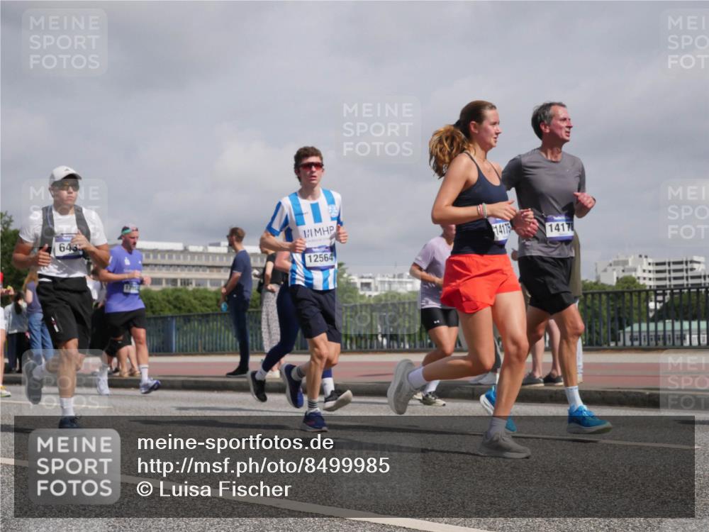 29.06.2025 - hella hamburg halbmarathon Luisa Fischer http://msf.ph/oto/8499985 29.06.2025 10:04:56 Kennedybrücke 643, 14175, 1417, 12564, 1184, 1329, 1881, 1940, 3199, 4649, 5547, 6327, 6438, 9741, 10882 meine-sportfotos.de