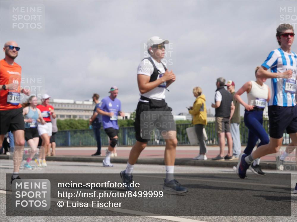 29.06.2025 - hella hamburg halbmarathon Luisa Fischer http://msf.ph/oto/8499999 29.06.2025 10:04:57 Kennedybrücke 3199, 125, 1184, 1329, 1881, 1940, 3199, 4649, 5547, 6327, 6438, 9741, 10882 meine-sportfotos.de