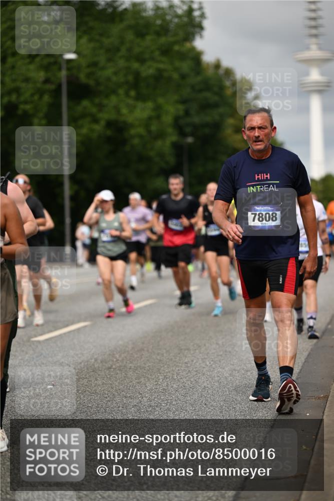 29.06.2025 - hella hamburg halbmarathon Dr. Thomas Lammeyer http://msf.ph/oto/8500016 29.06.2025 10:24:26 Kennedybrücke 1046, 1069, 1110, 1115, 1154, 1471, 1474, 1534, 2064, 2357, 3278, 3678, 3733, 4422, 4539, 4585, 4614, 4737, 4739, 5659, 5831, 5849, 5937, 7101, 7519, 7739, 7744, 7808, 8387, 8462, 8588, 8738, 9136, 9196, 9735, 10041, 10414, 10550, 10595, 10622, 11028, 11434 meine-sportfotos.de