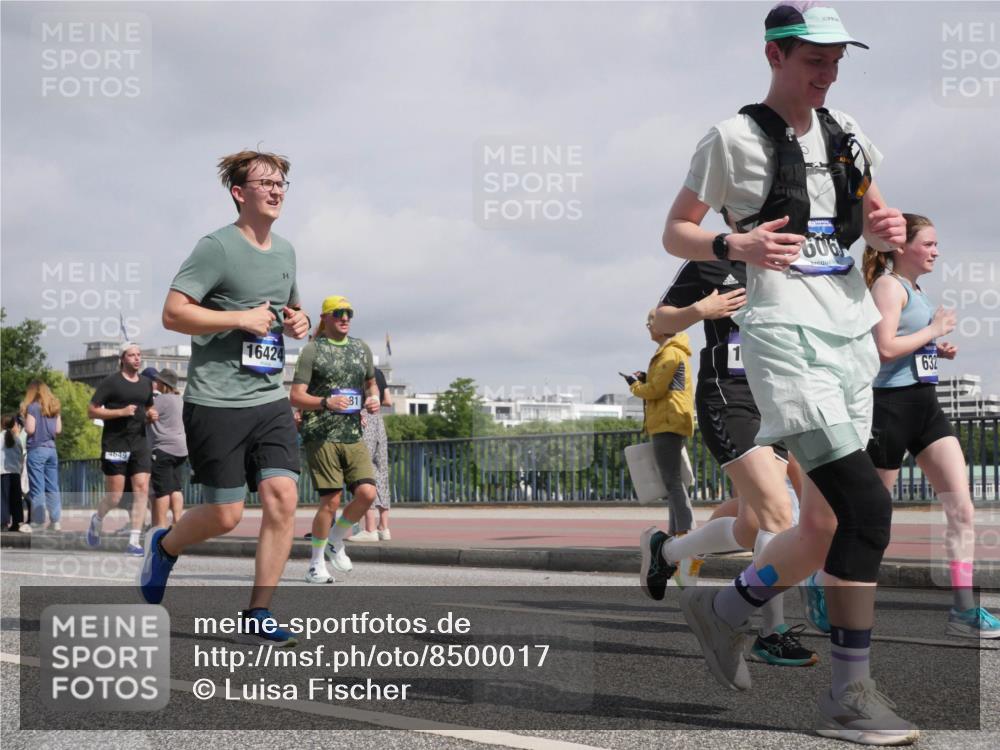 29.06.2025 - hella hamburg halbmarathon Luisa Fischer http://msf.ph/oto/8500017 29.06.2025 10:04:59 Kennedybrücke 4649, 16424, 81, 1, 606, 632, 1184, 1329, 1364, 1881, 1940, 3199, 4649, 6327, 6438, 9741, 10882 meine-sportfotos.de