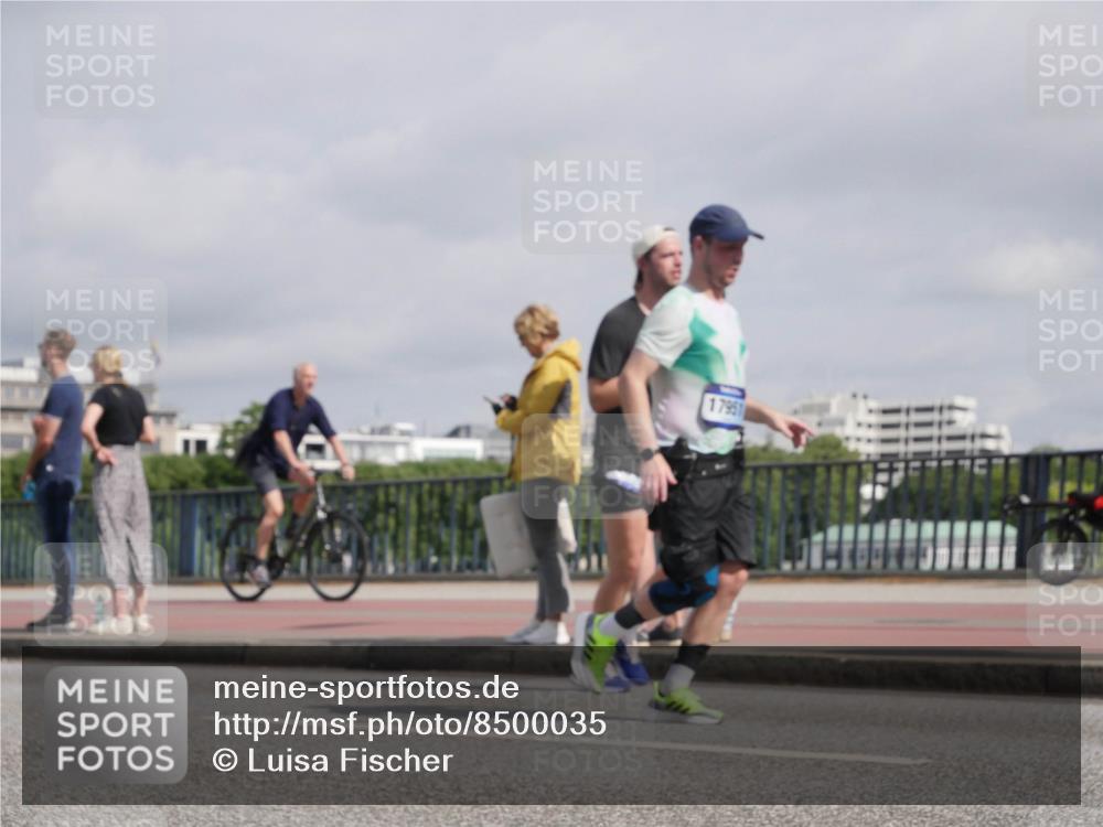 29.06.2025 - hella hamburg halbmarathon Luisa Fischer http://msf.ph/oto/8500035 29.06.2025 10:05:02 Kennedybrücke 17951, 1184, 1329, 1364, 1729, 1881, 1940, 4328, 4649, 7031, 9156, 9353, 9741, 10177 meine-sportfotos.de